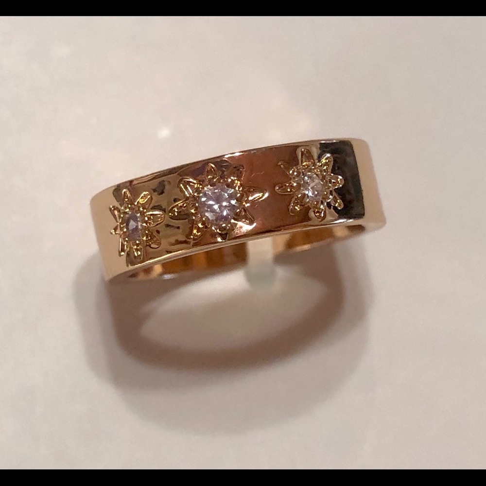 Gold Ring - Picture 4 of 5